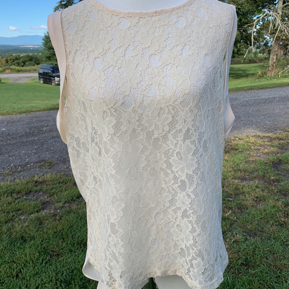 NWT Lace Front Hi Low Pink Martini Blouse